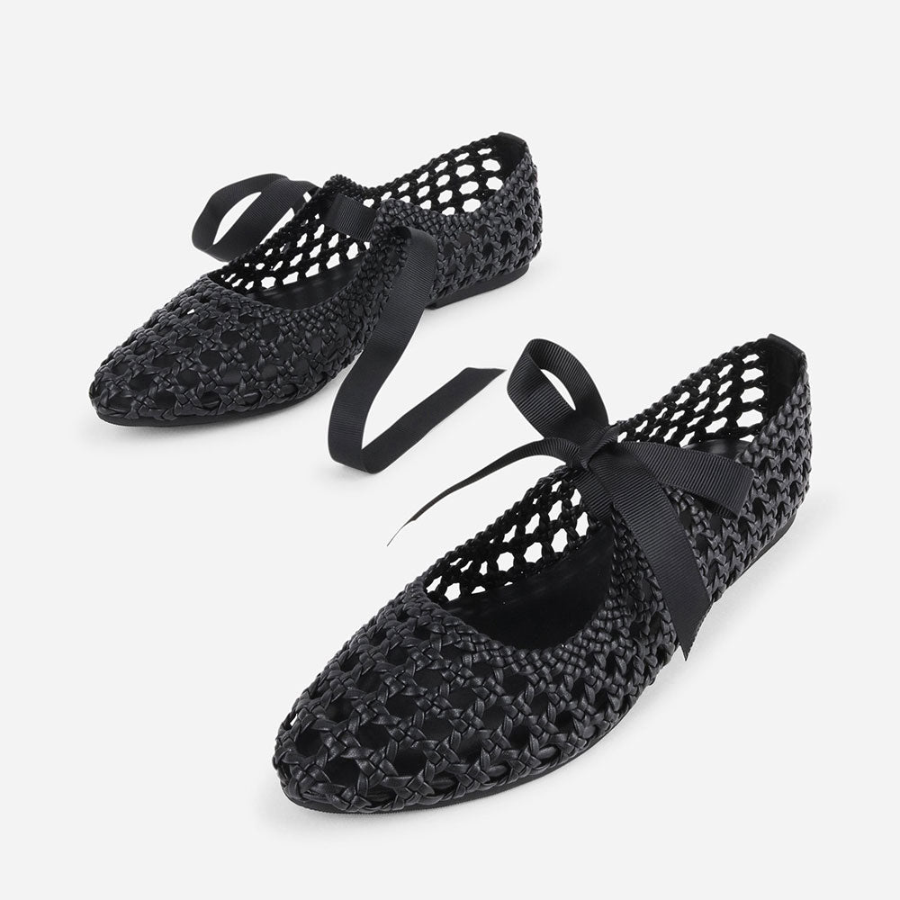 Black Woven Cut-Out Closed-Toe Lace-Up Casual Ballet Flats