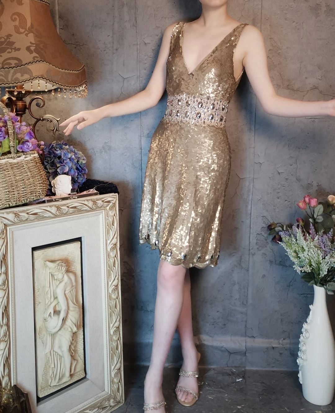 Retro Golden V-neck Sparkling Beaded Sequin Design A-line Short Homecoming Dress TP4021