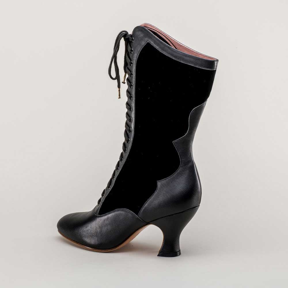 Vintage Black Closed-Toe Spool Heel Lace-Up Mid Calf Boots for Women