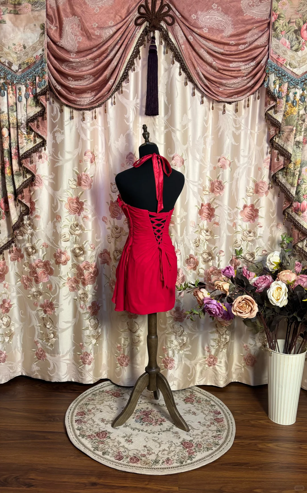 Vintage Burgundy V-neck Sheath Halter Dress Beading Satin Short Homecoming Dresses TP3915