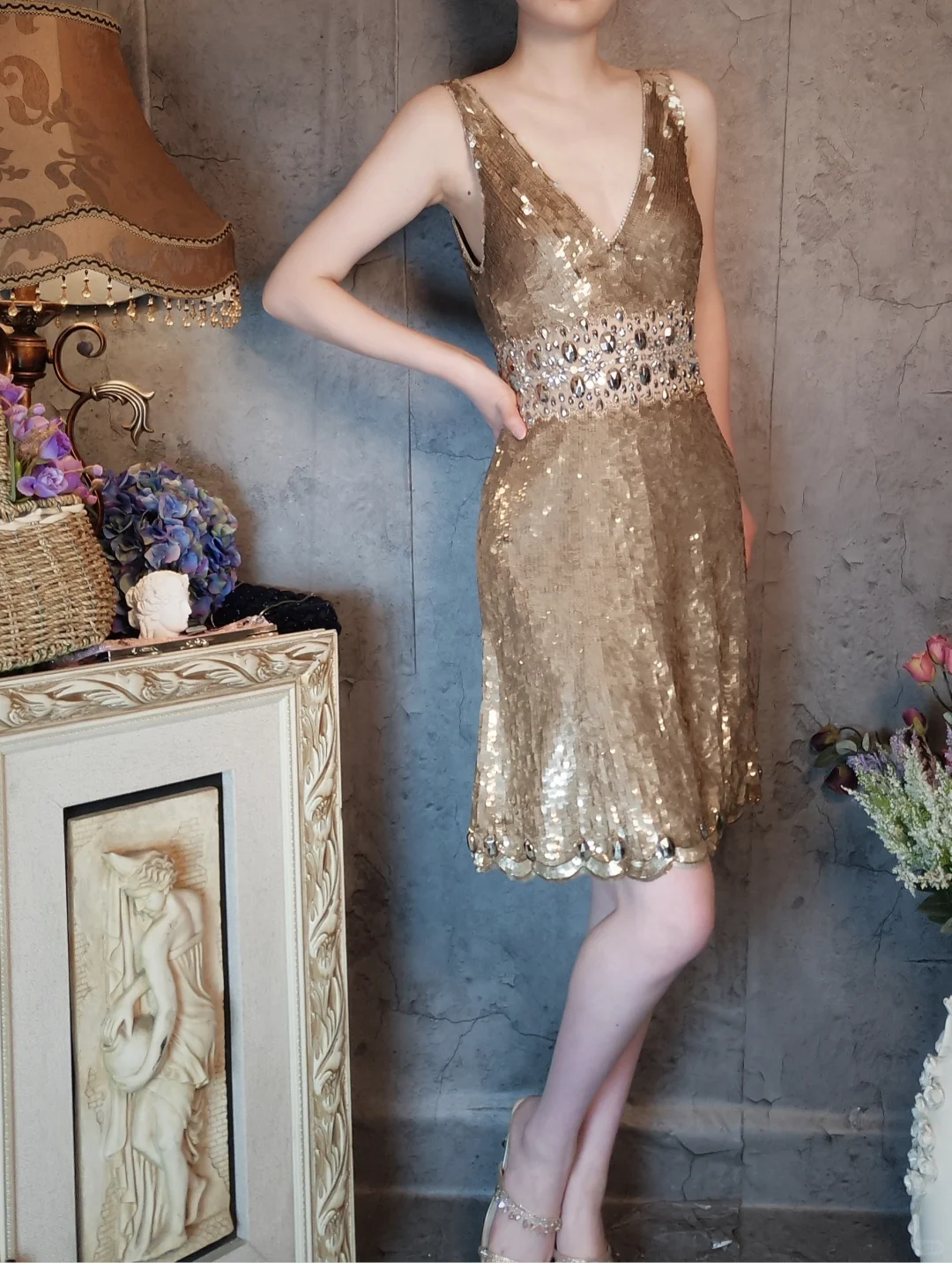 Retro Golden V-neck Sparkling Beaded Sequin Design A-line Short Homecoming Dress TP4021