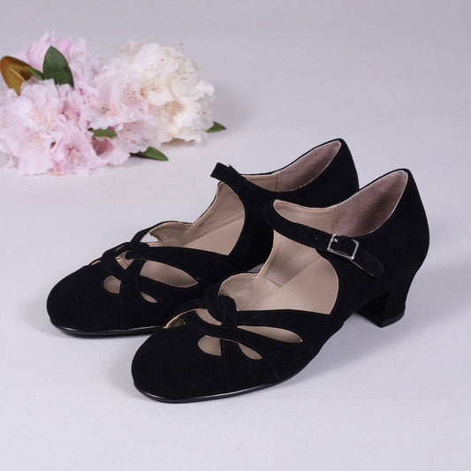 Women's Hollow-Out Round Toe Buckle Black Block Low Heel Pumps