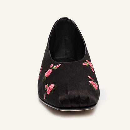Chic Satin Round Toe Floral Embroidery Ballet Flats in Black