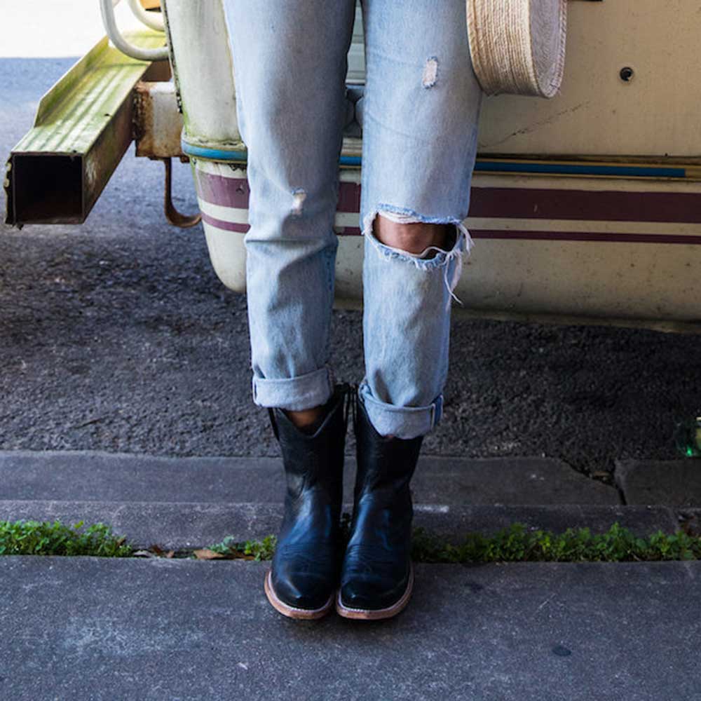 Black Pointed Toe Chunky Heel Silhouette Cowgirl Ankle Boots