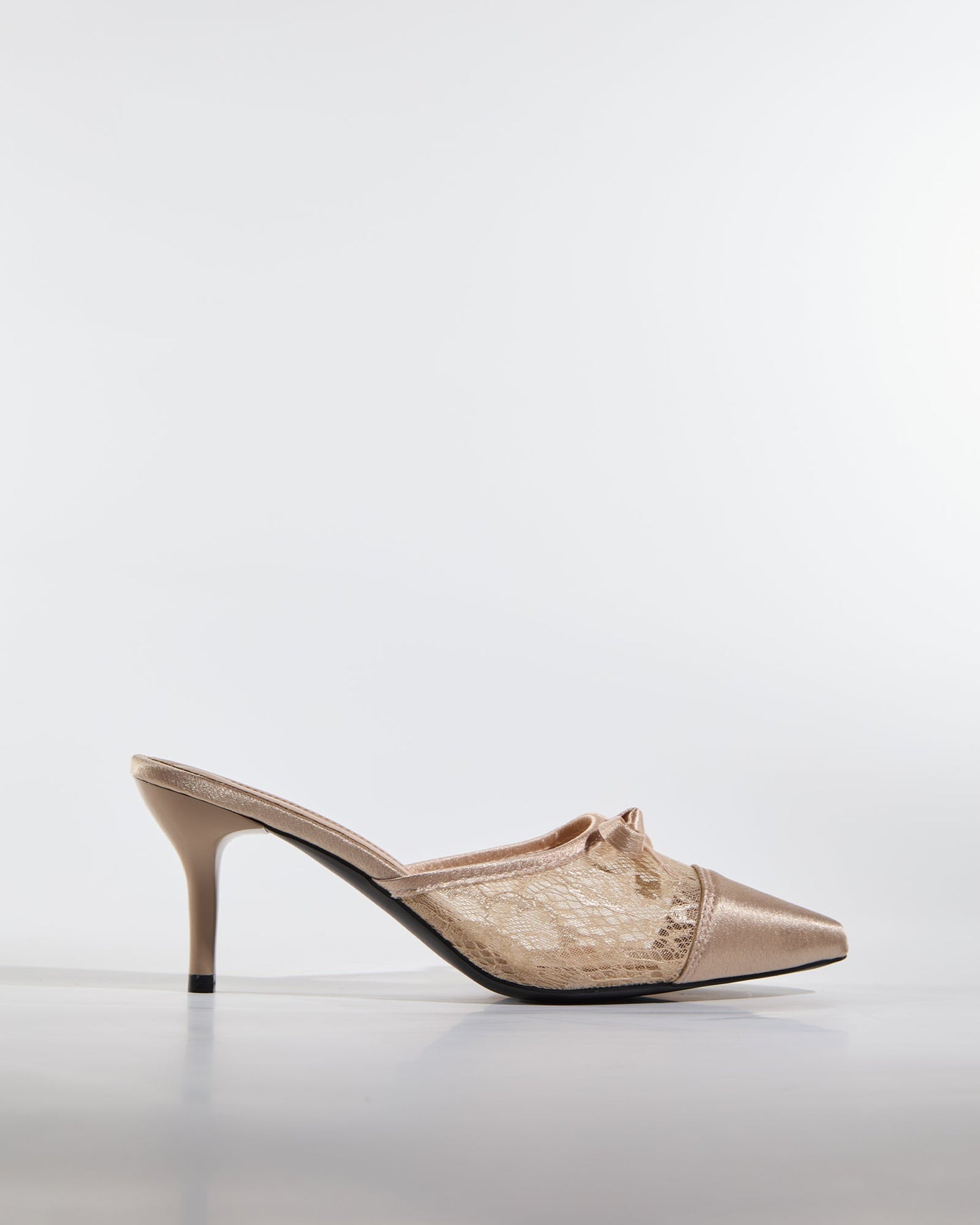 Alora Lace Bow Slippers In Natural