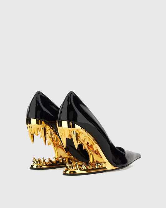 Antonia Wolf Tooth Pumps In Black