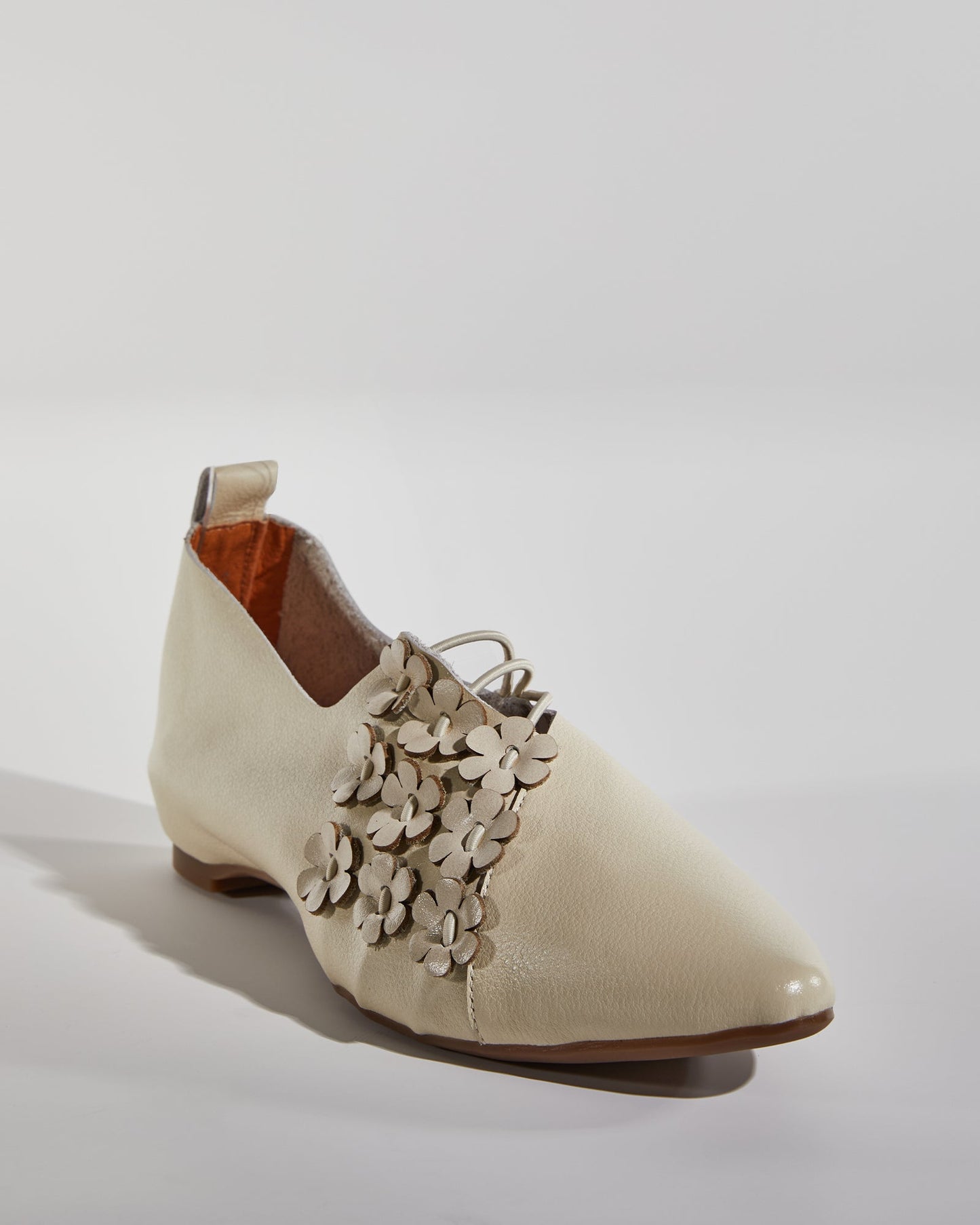 Bee Vintage Flower Flats In White