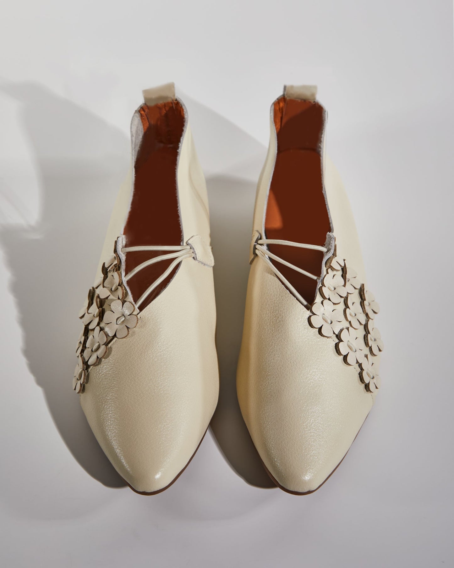 Bee Vintage Flower Flats In White