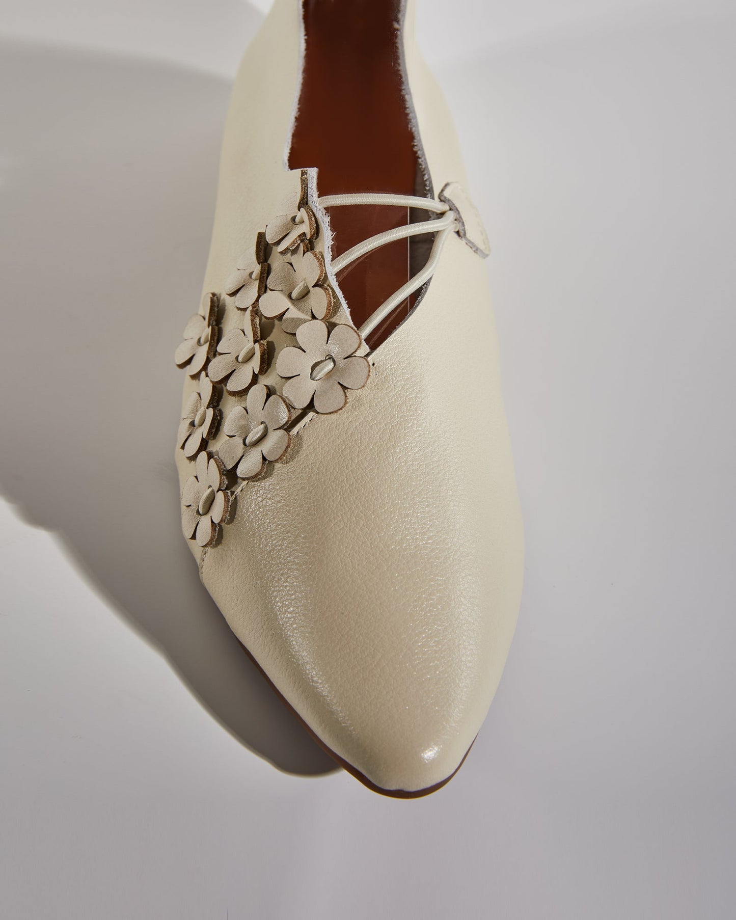 Bee Vintage Flower Flats In White