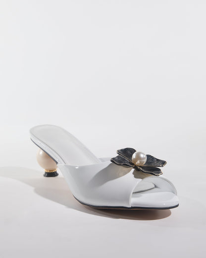 Bonnie Pearl Flower Slippers In White