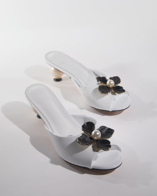 Bonnie Pearl Flower Slippers In White