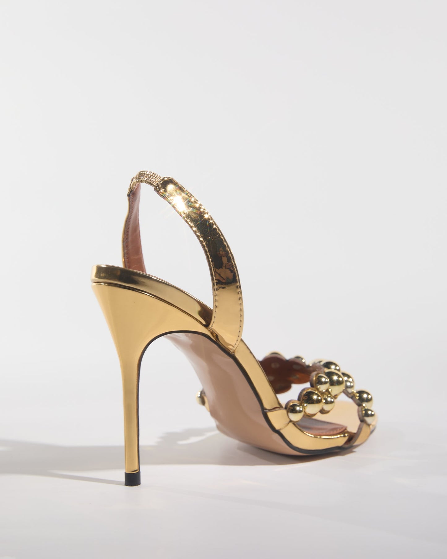 Cameo Beads Sandals In Gold