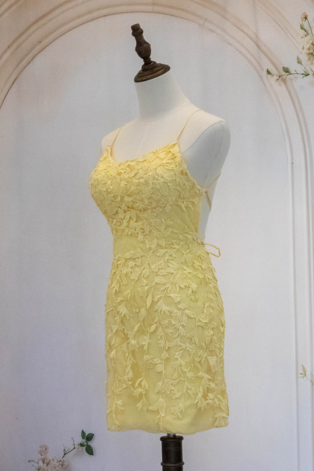 Cute Yellow Spaghetti Straps Short Tight Lace Homecoming Dress