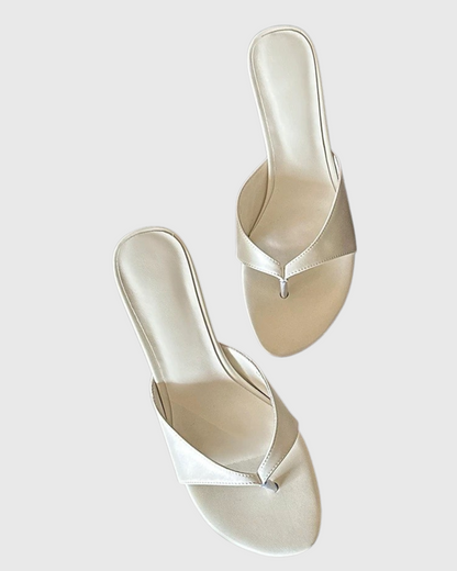 Darius Thong Toe Slippers In White