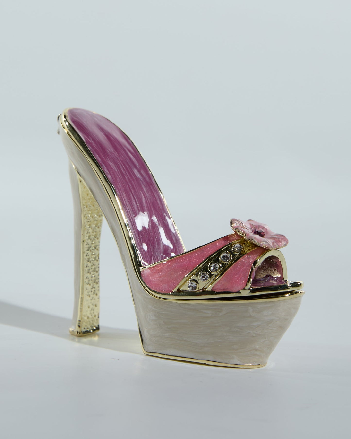 Earl Vintage Creative Slippers Ornament In Pink