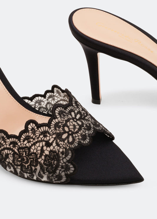 Vasha Lace Sandals In Black