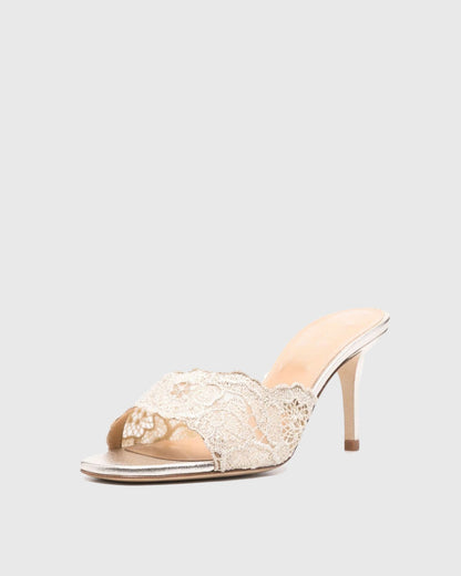 Vasha Lace Sandals In Apricot