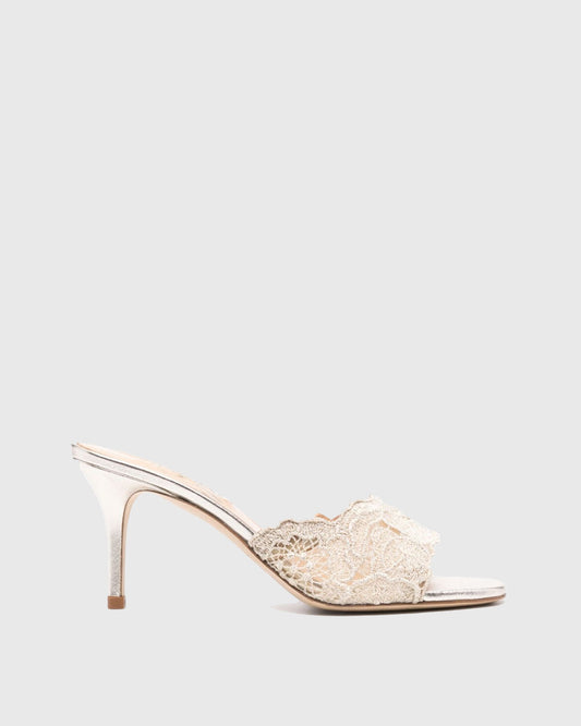 Vasha Lace Sandals In Apricot