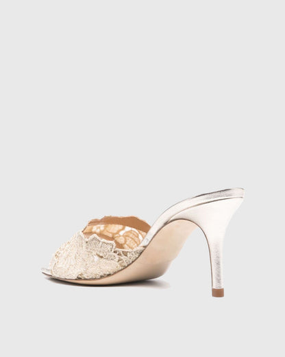 Vasha Lace Sandals In Apricot