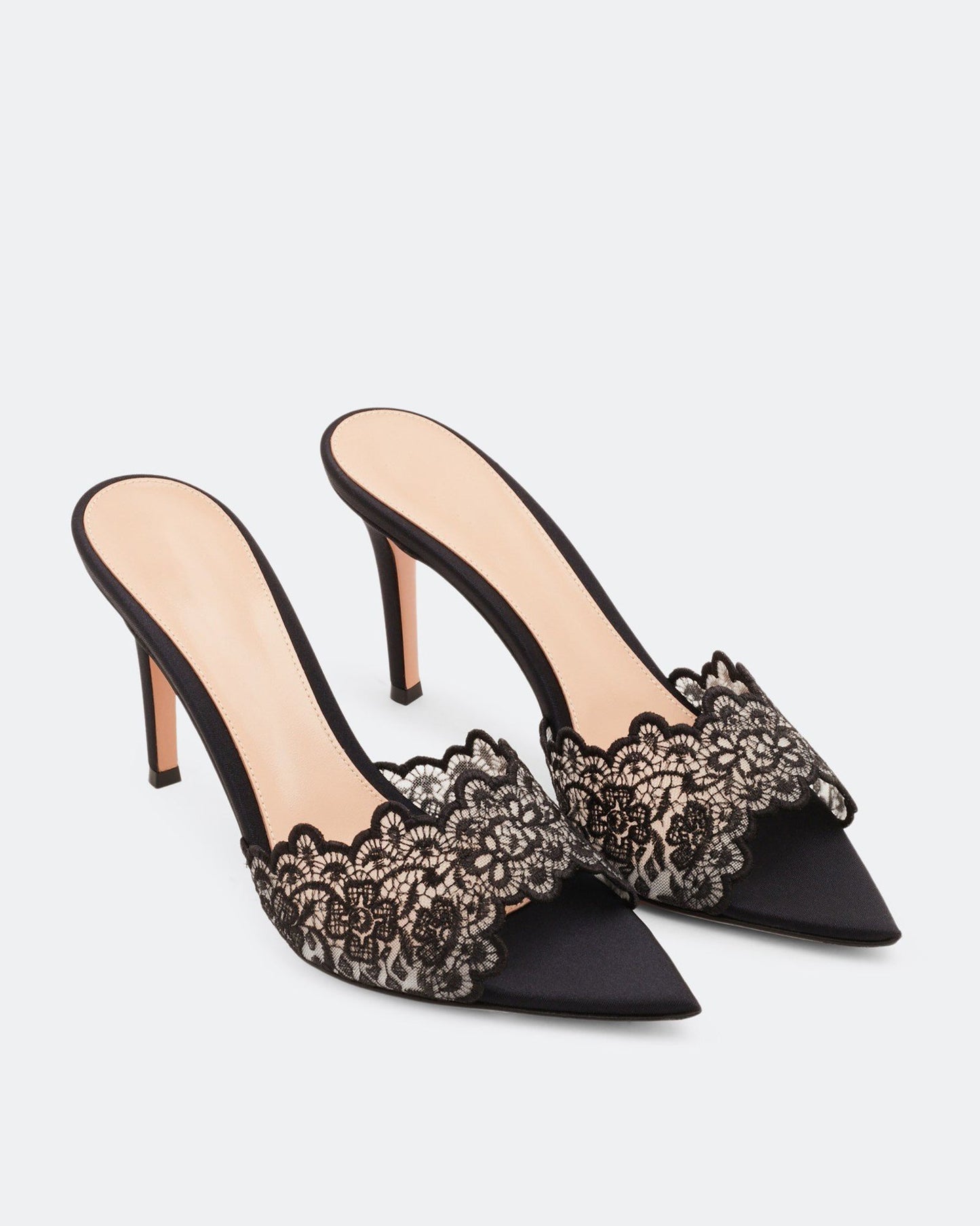 Vasha Lace Sandals In Black