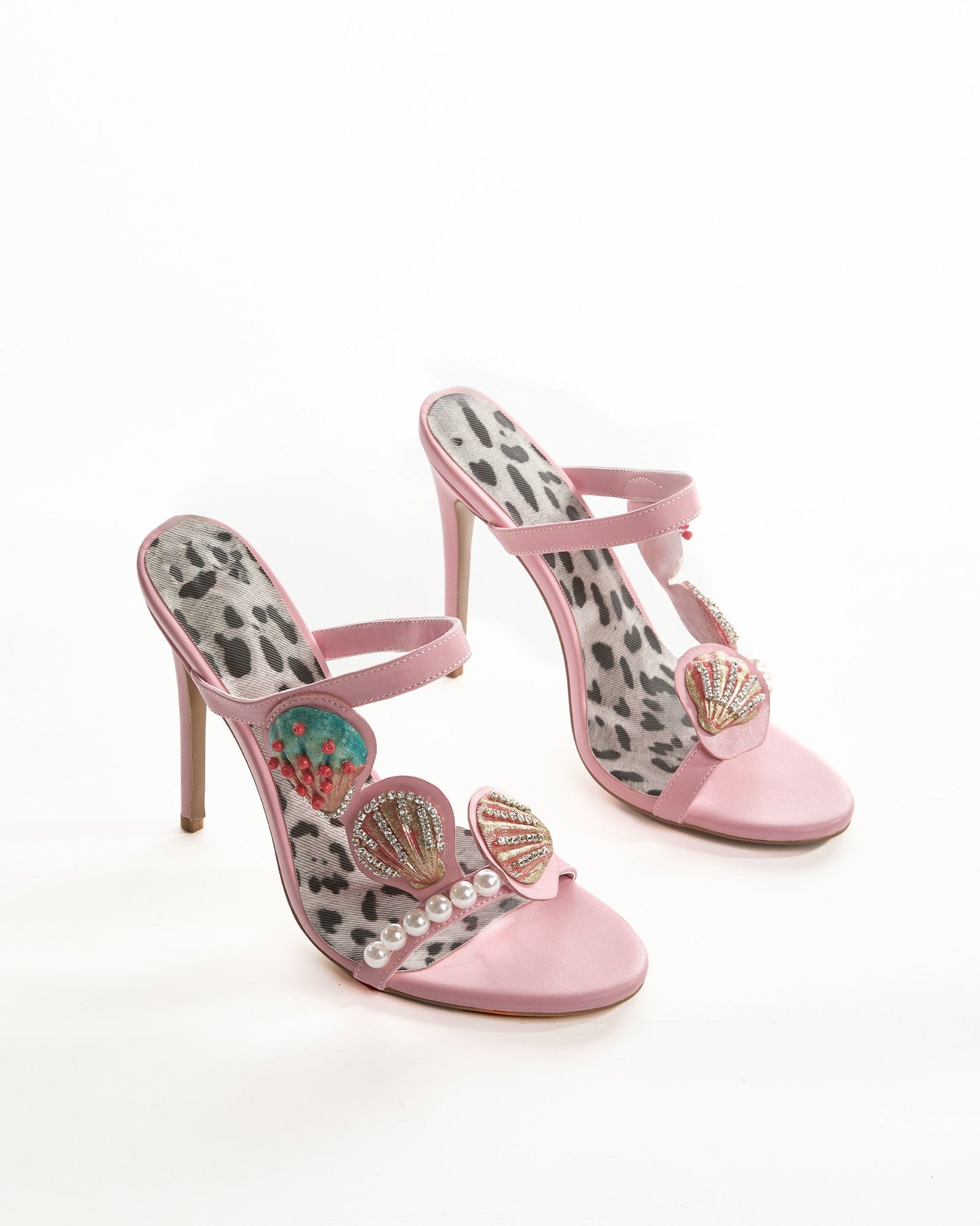 Fadile Shell Vintage Sandals In Pink