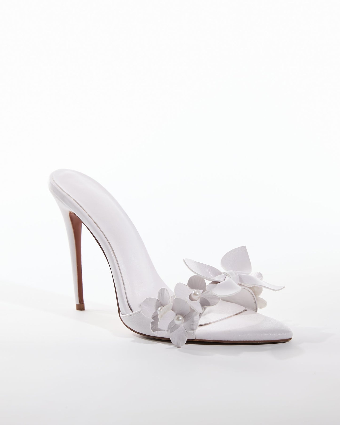 Fiona Pearl Flower Slippers In White