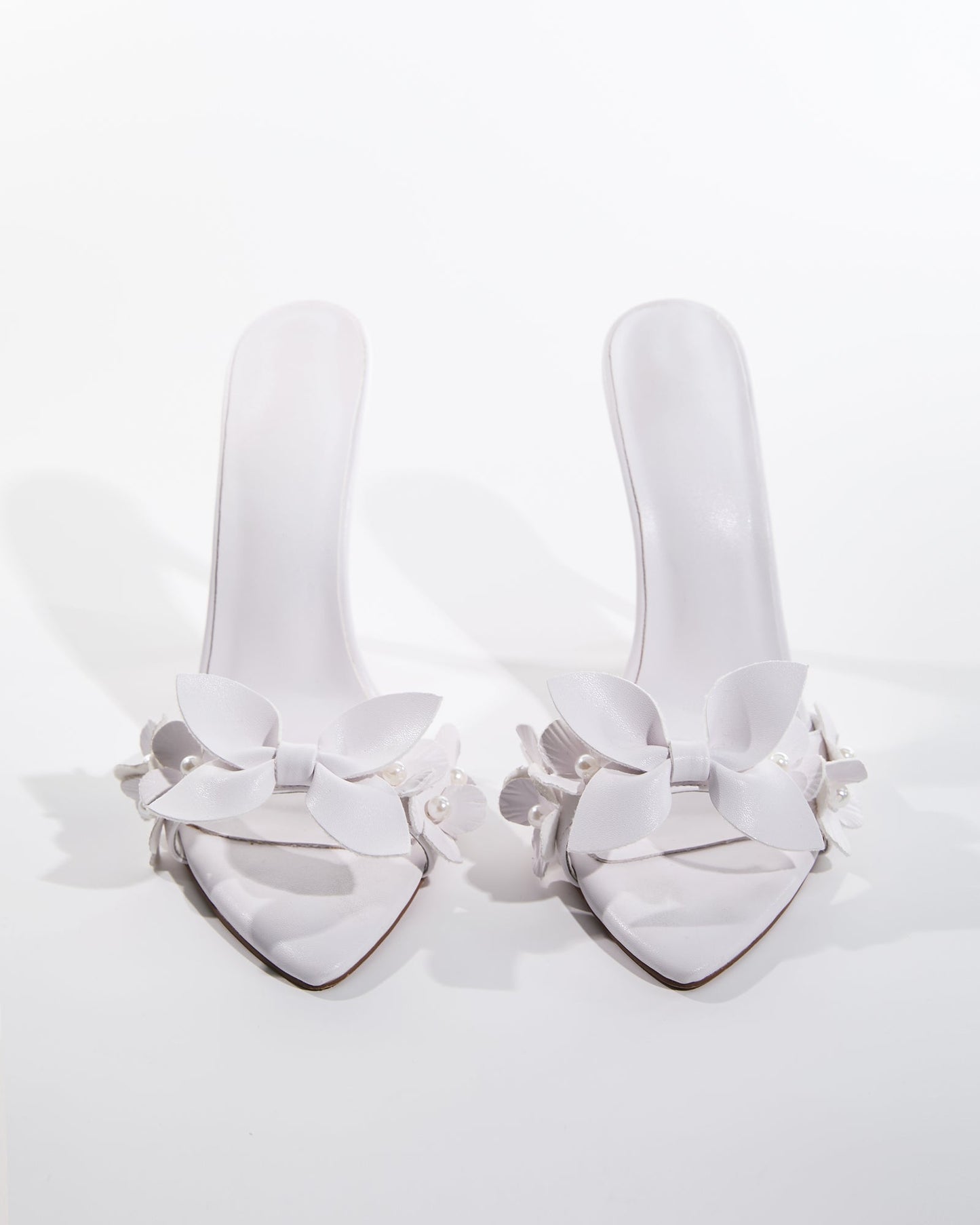 Fiona Pearl Flower Slippers In White