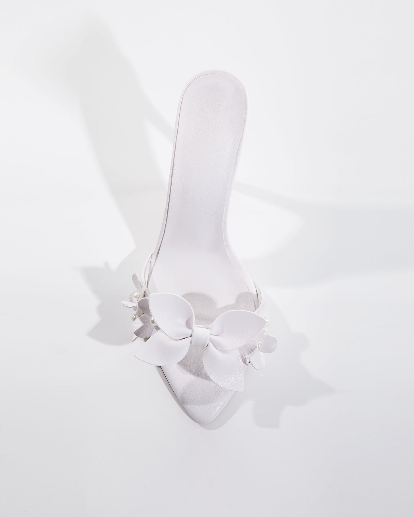 Fiona Pearl Flower Slippers In White