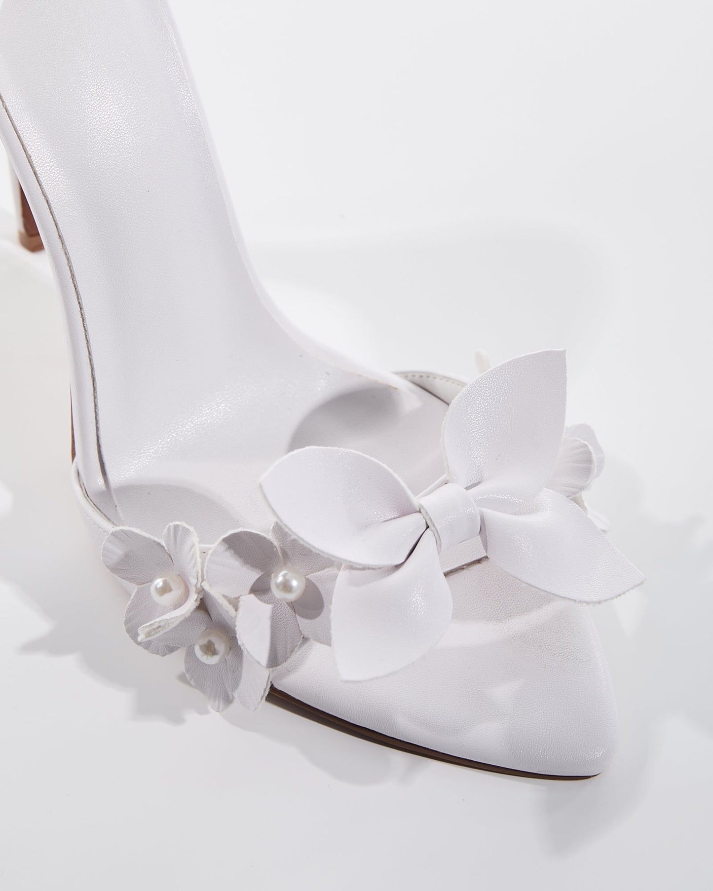 Fiona Pearl Flower Slippers In White