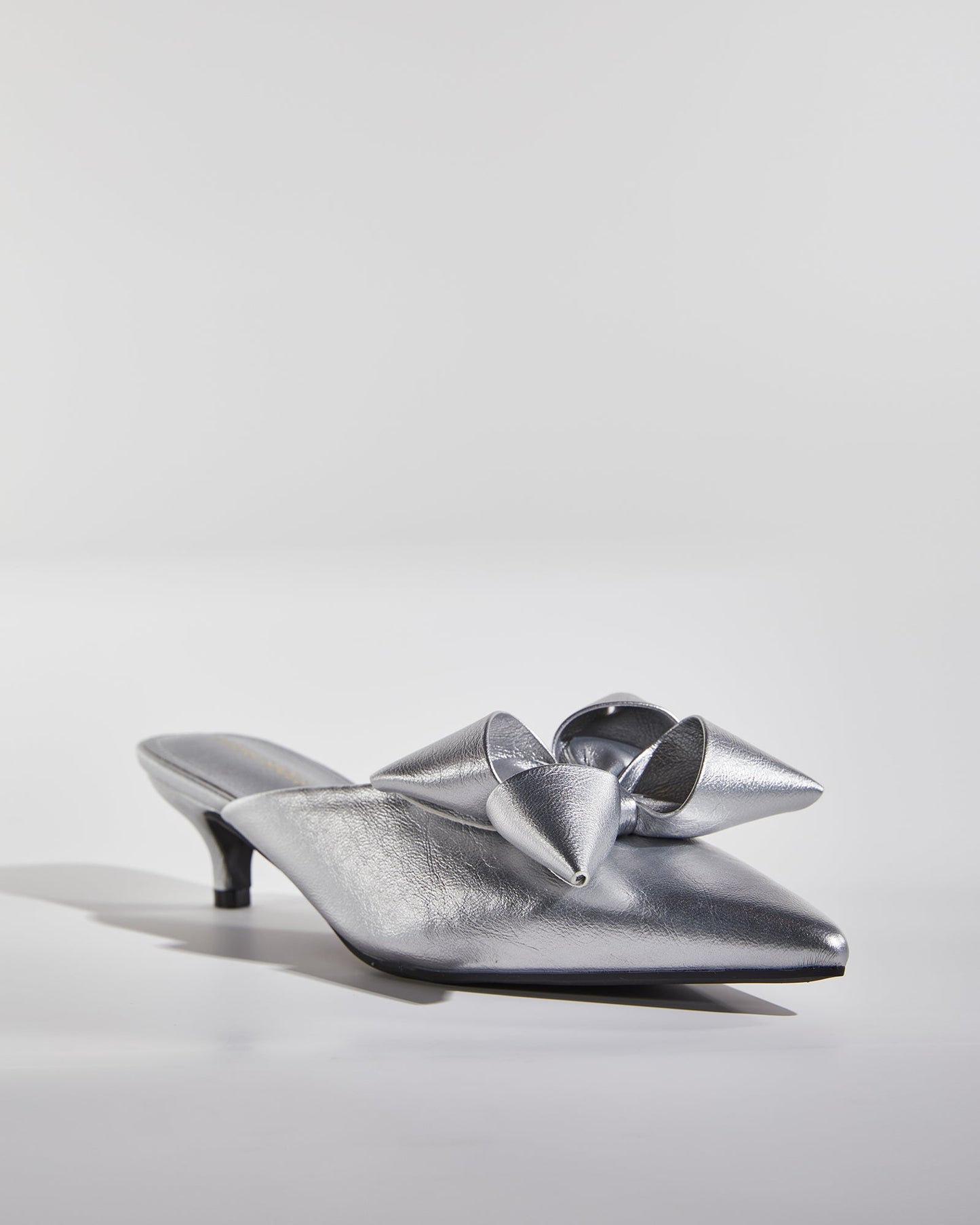 Flo Flower Leather Mules In Silver