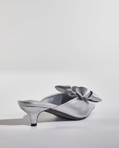 Flo Flower Leather Mules In Silver