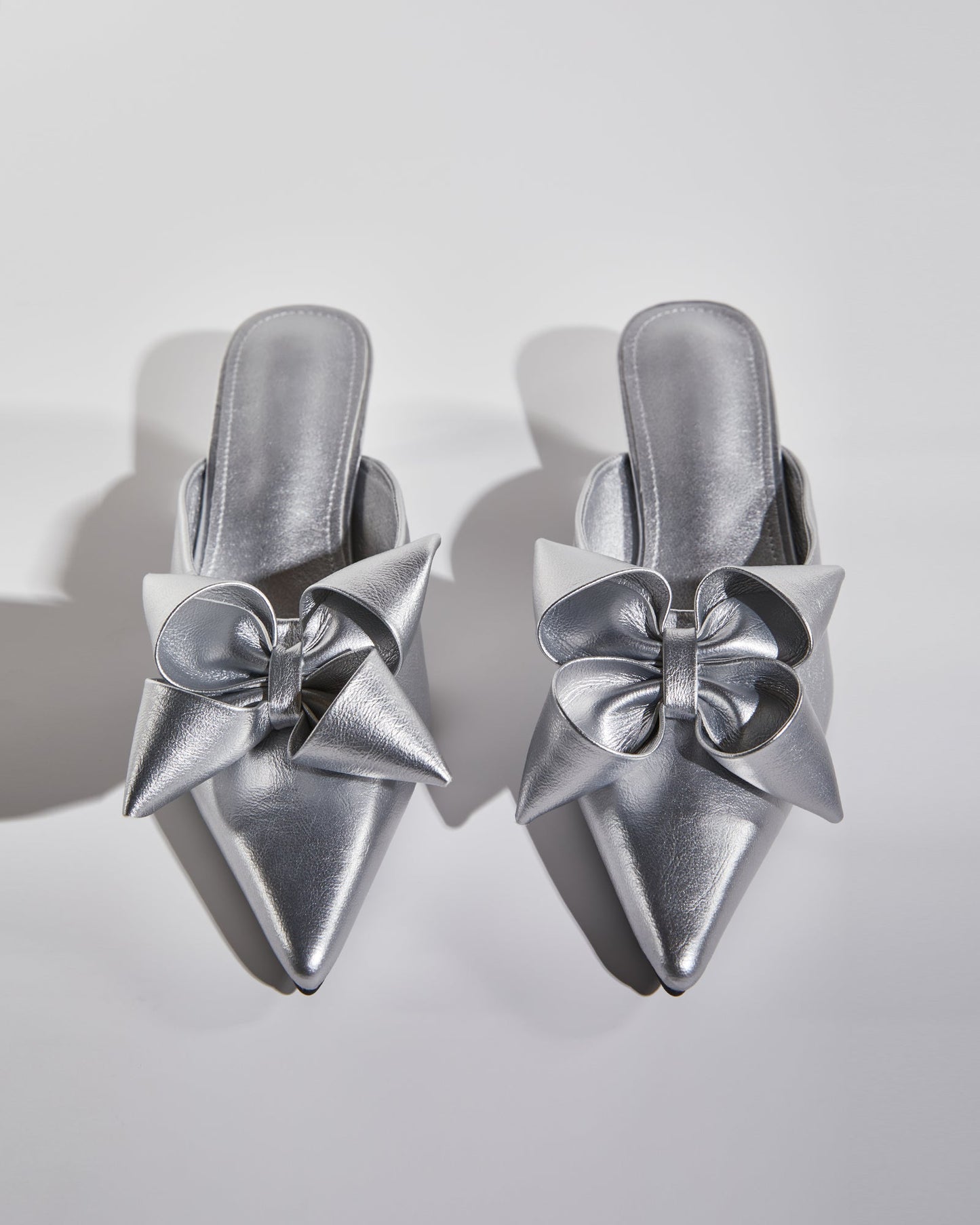 Flo Flower Leather Mules In Silver