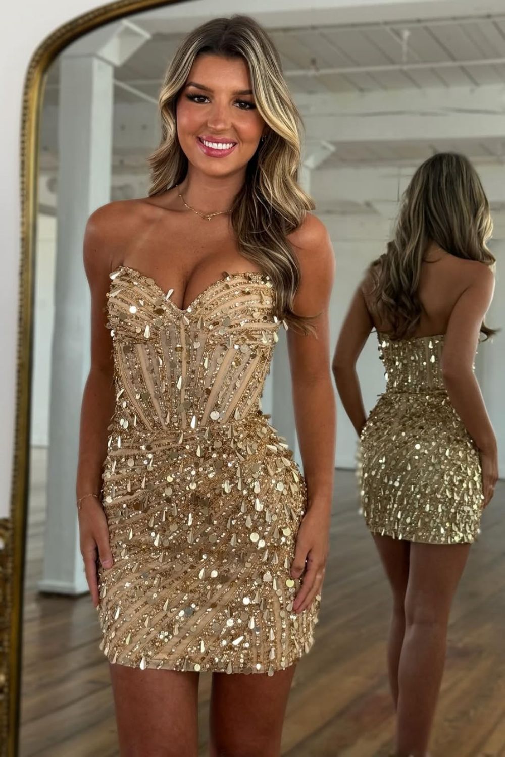 Gorgeous Sparkly Bodycon Sweetheart Short Homecoming Dress with Beading and Sequin