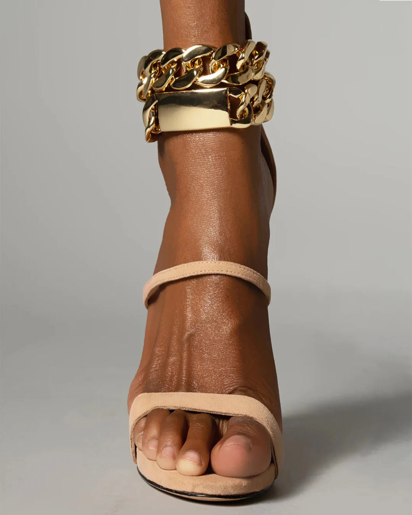 Iolanda Metal Chain Strap Sandals In Nude
