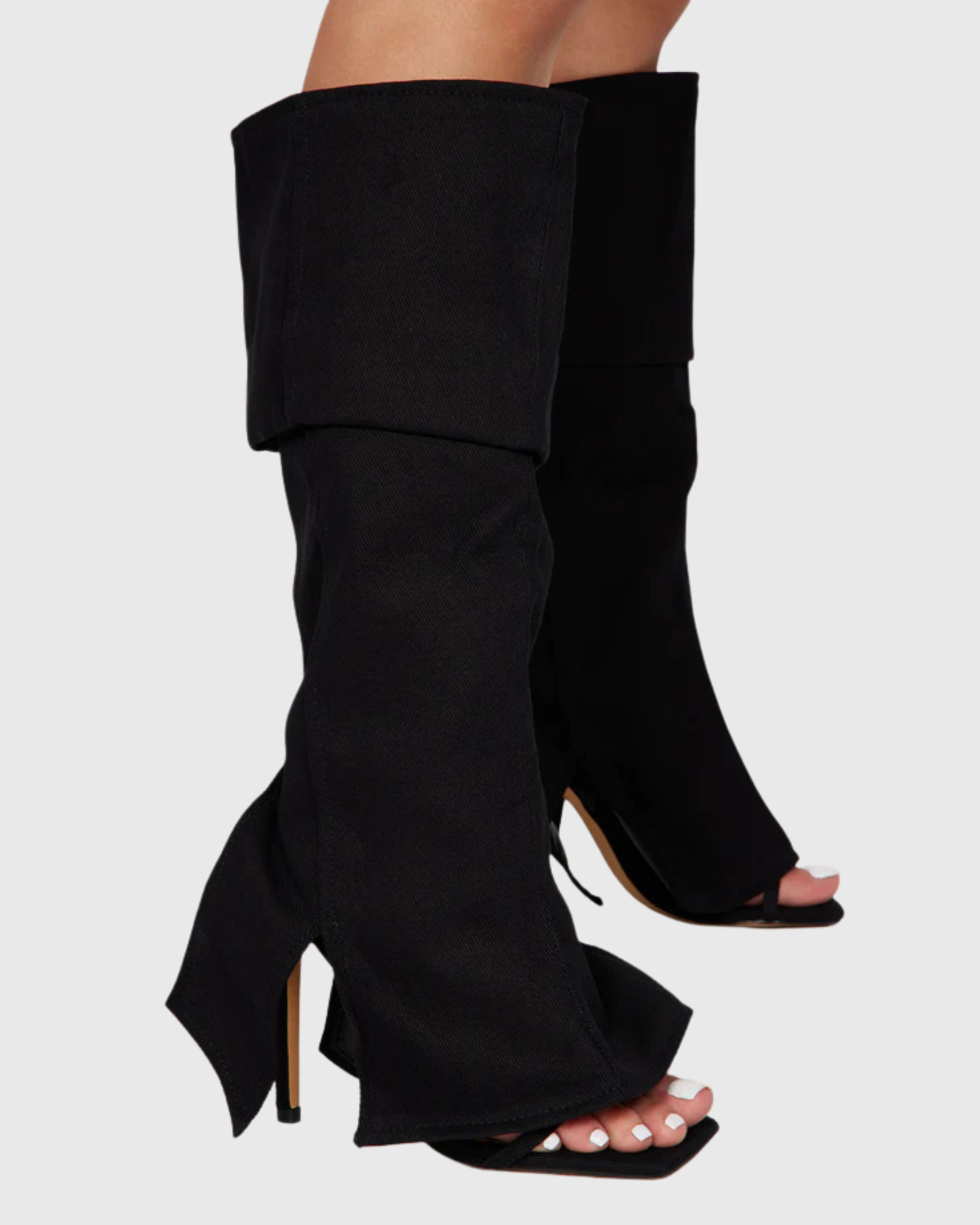 Isabetta Knee Hight Sandals In Black