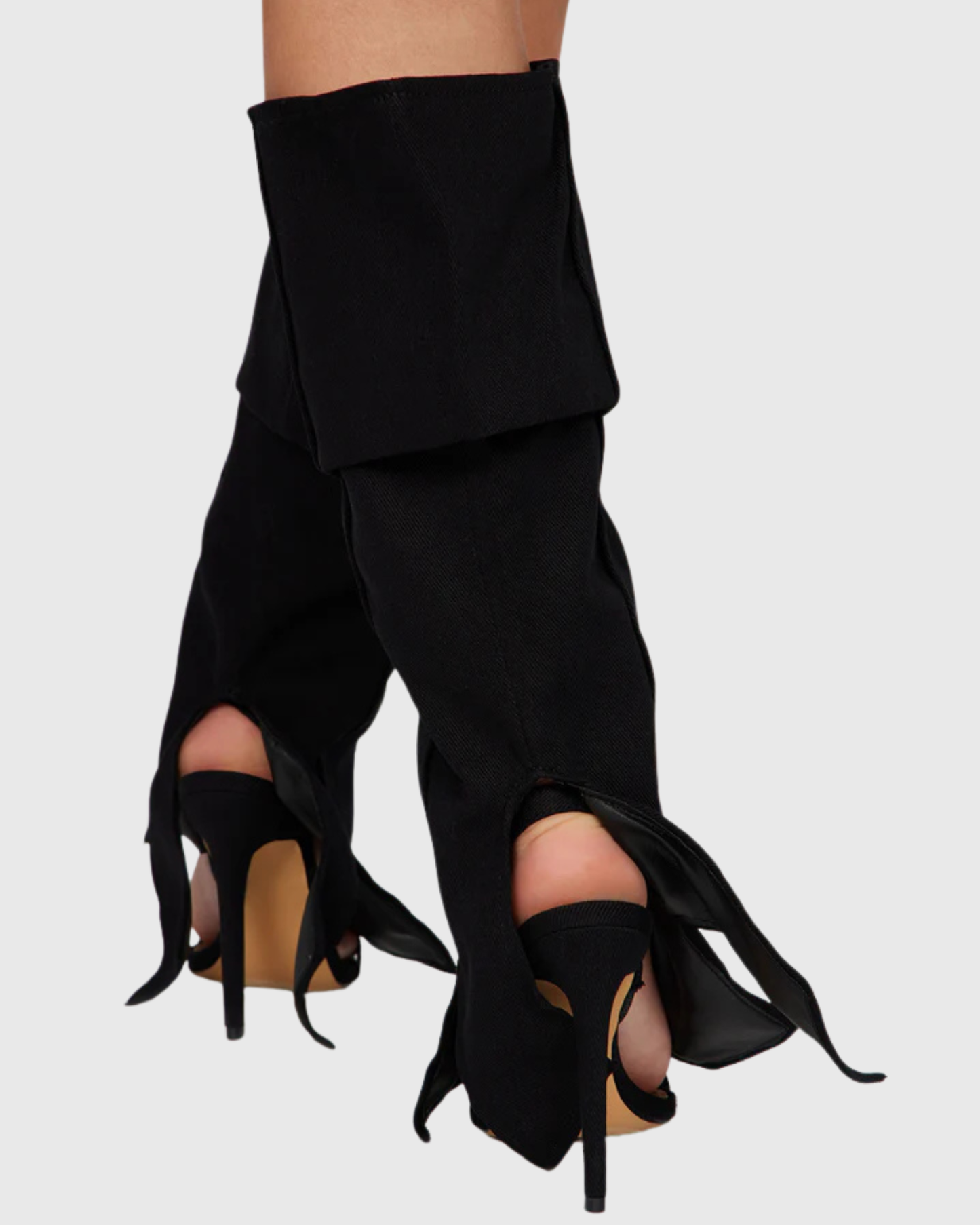 Isabetta Knee Hight Sandals In Black