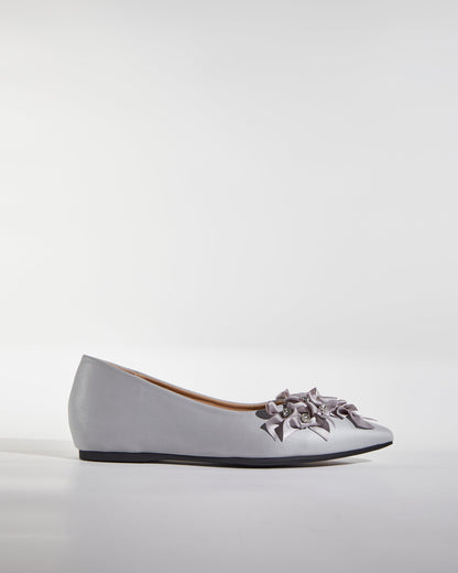 Lou Diamond Bow Flats In Grey