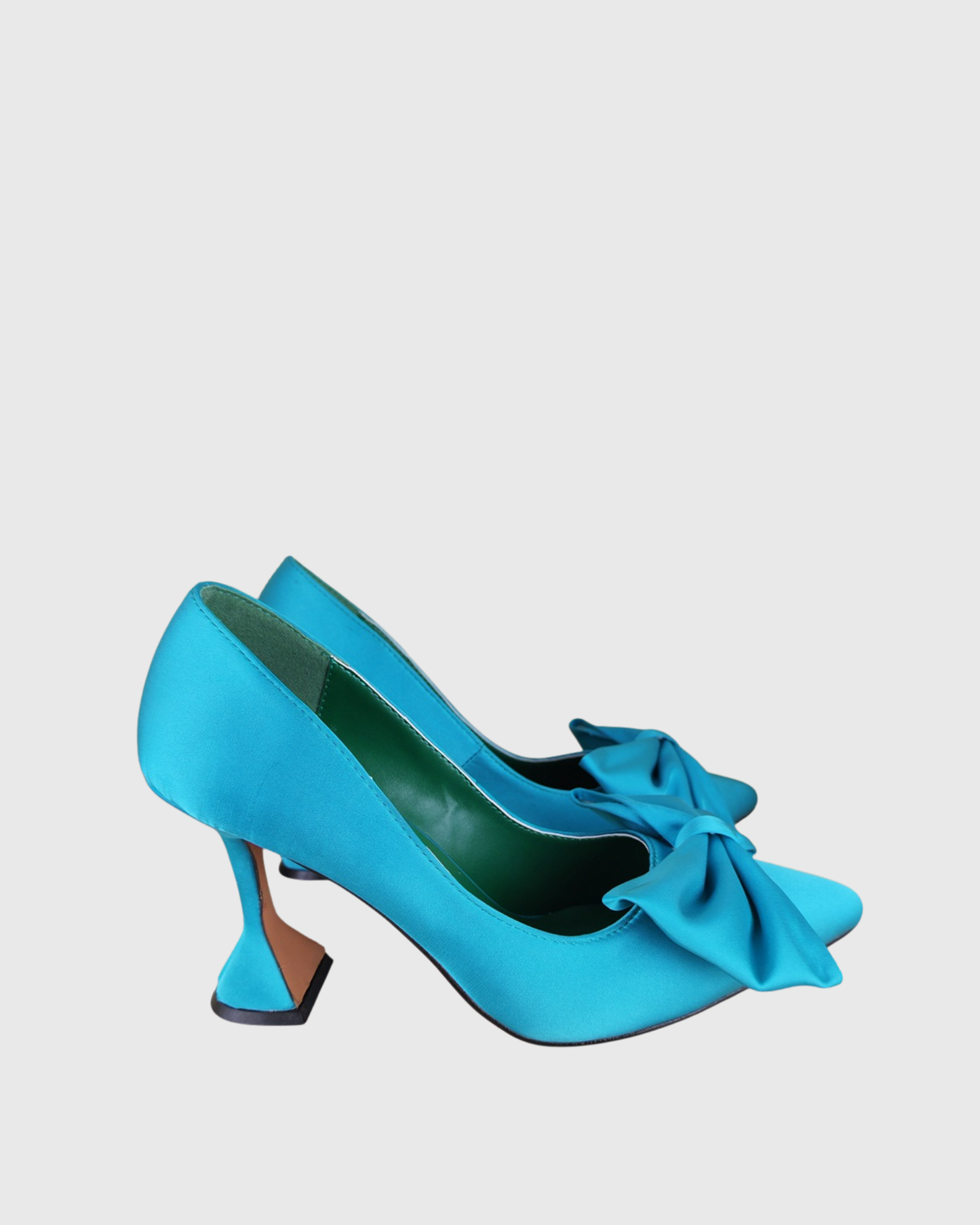 Minnie Bow Flared Heel Pumps In Blue