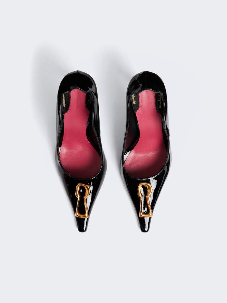 Yadira Metal Keyhole Pumps