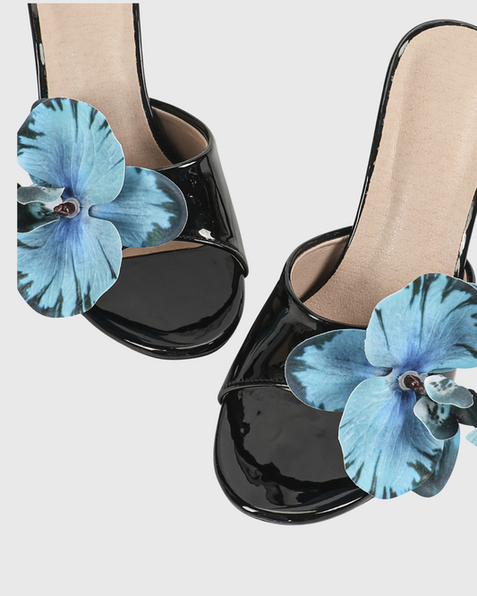 Oria Flower Slippers In Black