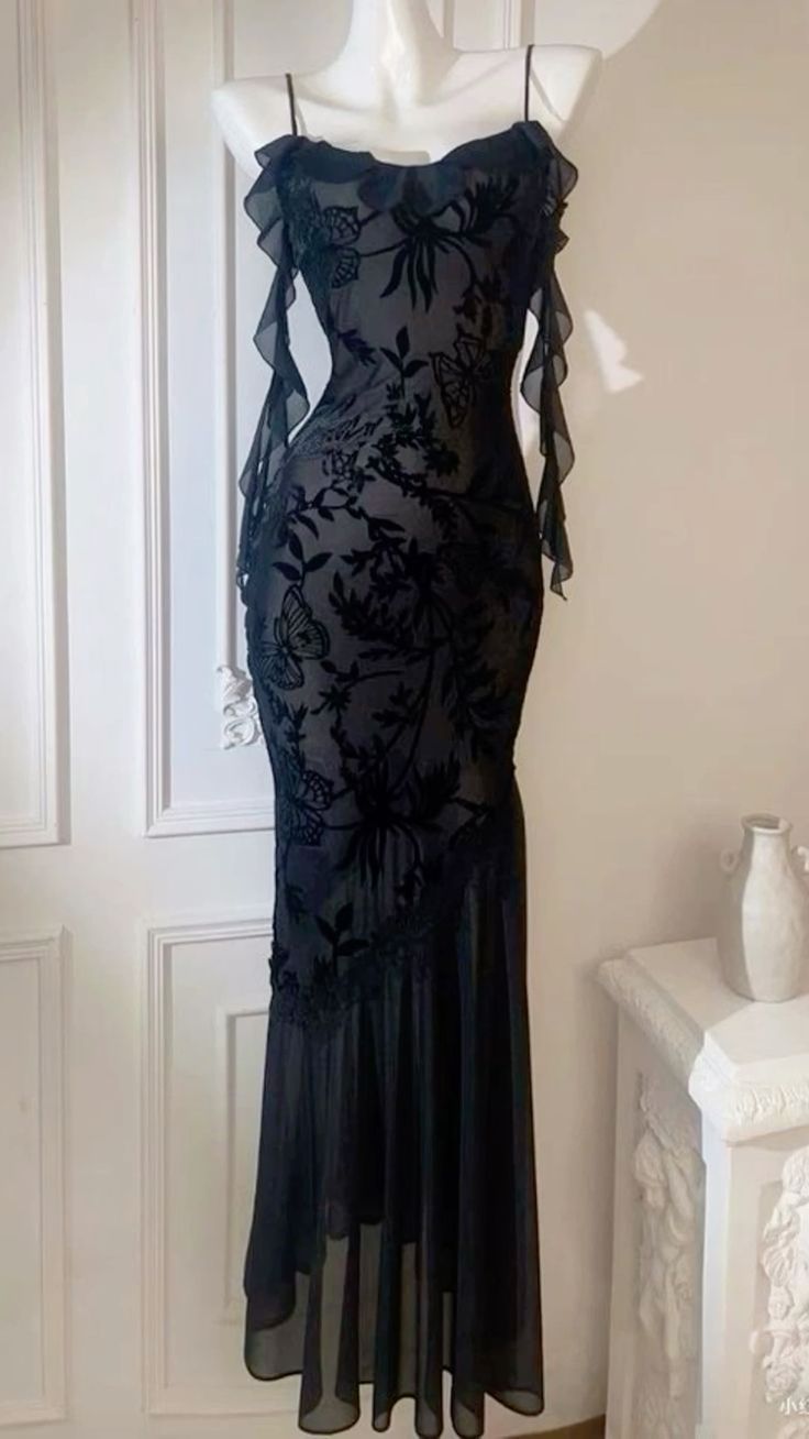 Chic Sheath Spaghetti Straps Black Evening Dress Long Prom Dresses P2359