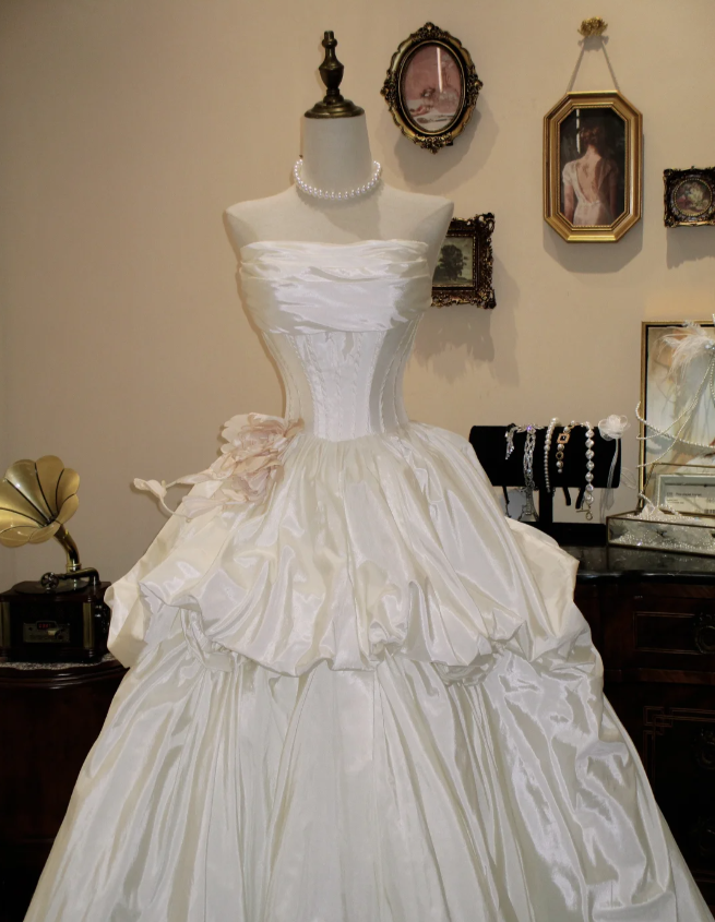 Retro Elegant Satin Irregular Pleated Strapless Floor-Length Wedding Dress P2797