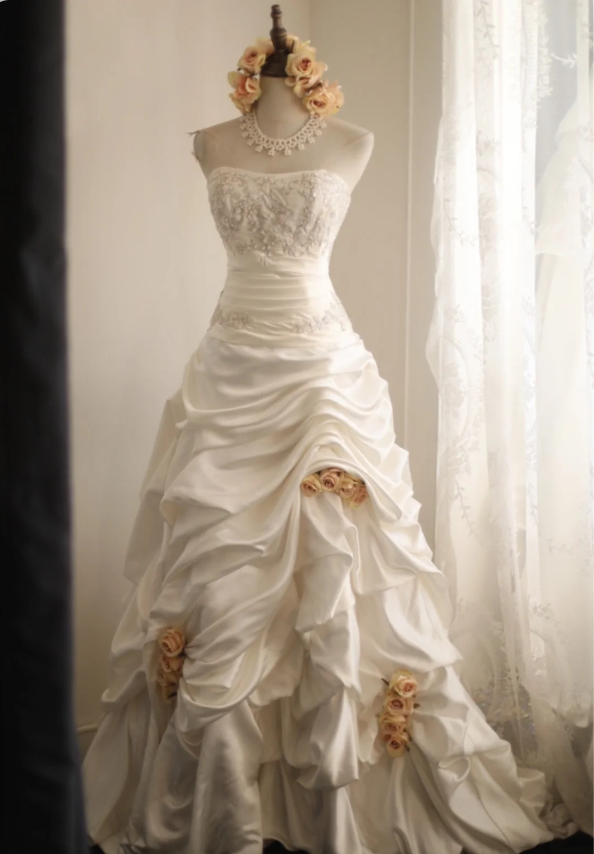 Retro palace irregular pleated white satin tube top A-line floor-length wedding dress P2825