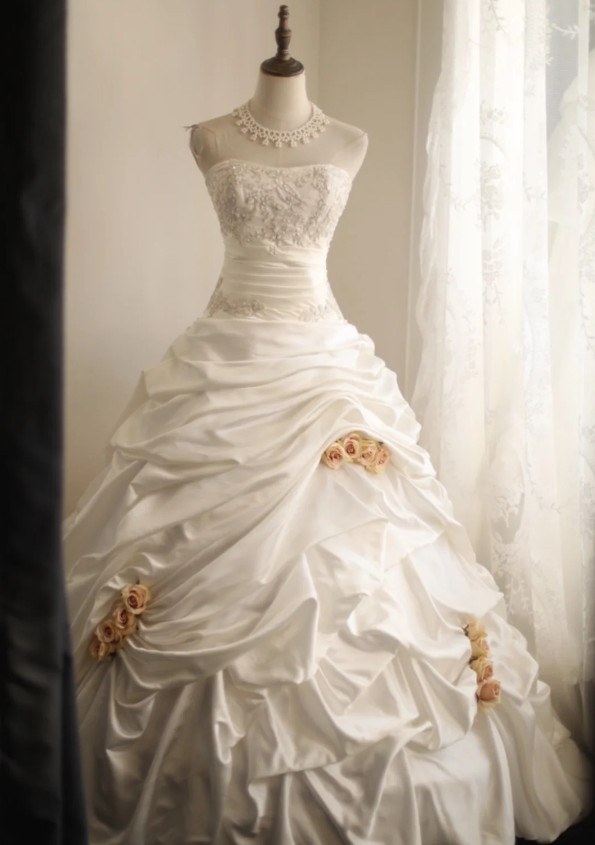 Retro palace irregular pleated white satin tube top A-line floor-length wedding dress P2825