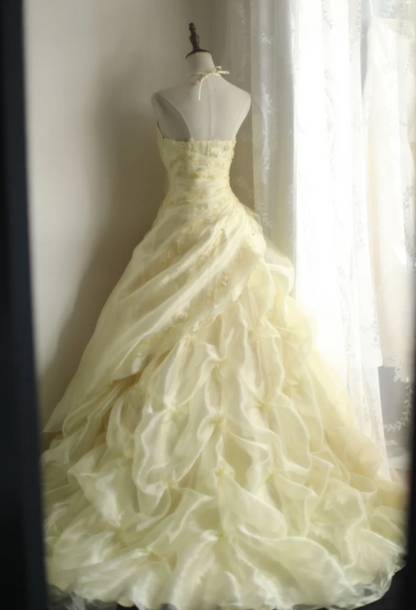 Soft light yellow floral beaded halter neck layered pleated puffy wedding dress P2855