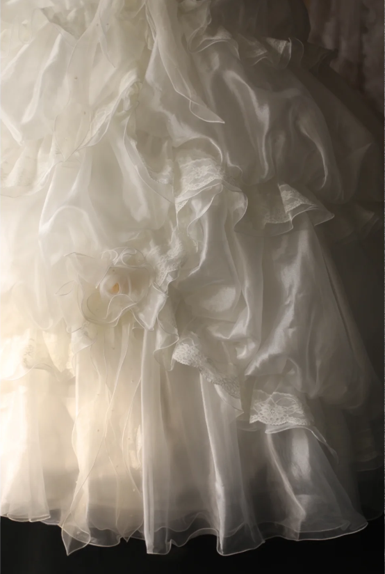 Princess skirt irregular pleated white cake puffy wedding dress P2865