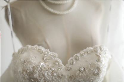 Princess one-shoulder palace irregular pleated lace hemming handmade flower pieces beaded floor-length wedding dress P2801