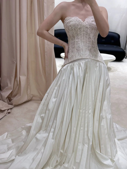 Delicate lace sweetheart neckline herringbone corset with pleated train wedding dress P3094
