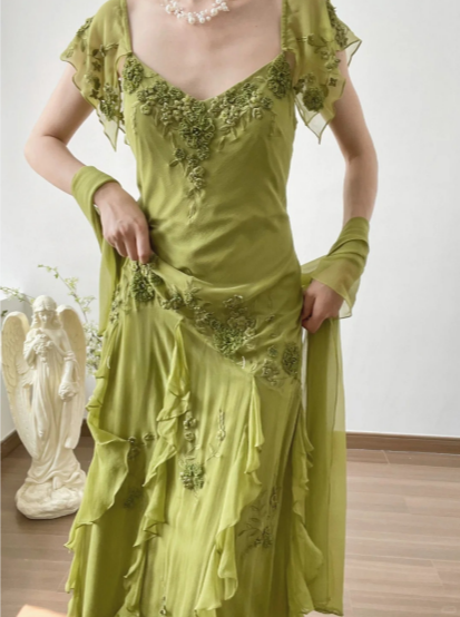 Elegant Green Embroidered Flying Sleeve Chiffon Prom Dress P3806