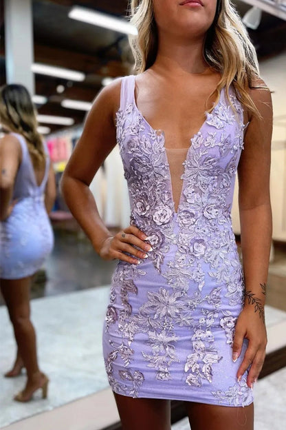 Elegant Bodycon Homecoming Dress with V-Neck and Appliques